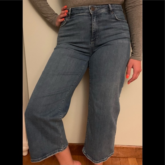 Loft 3/4 wide leg jeans! - Picture 2 of 10